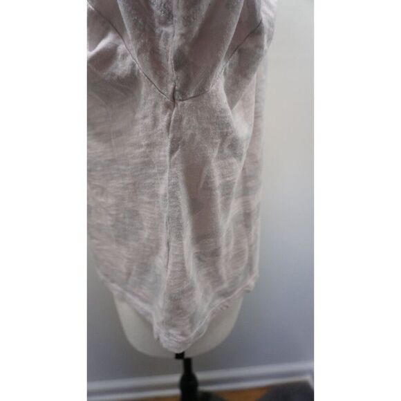 Old Navy Women’s Gray Camo Print Cropped T-Shirt - Size M - Picture 8 of 16